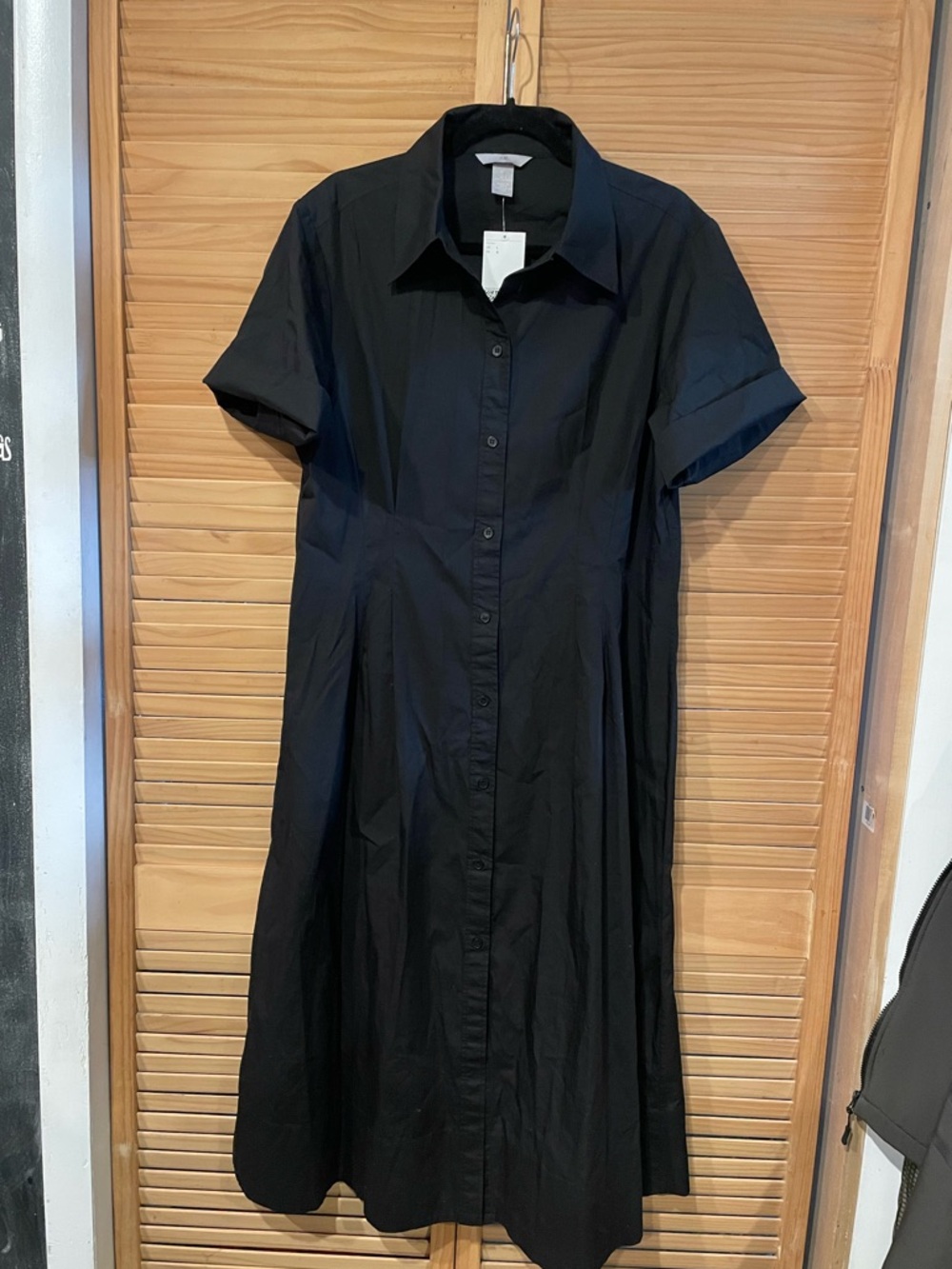 H&M Black Short-Sleeve Button-Front Midi Dress